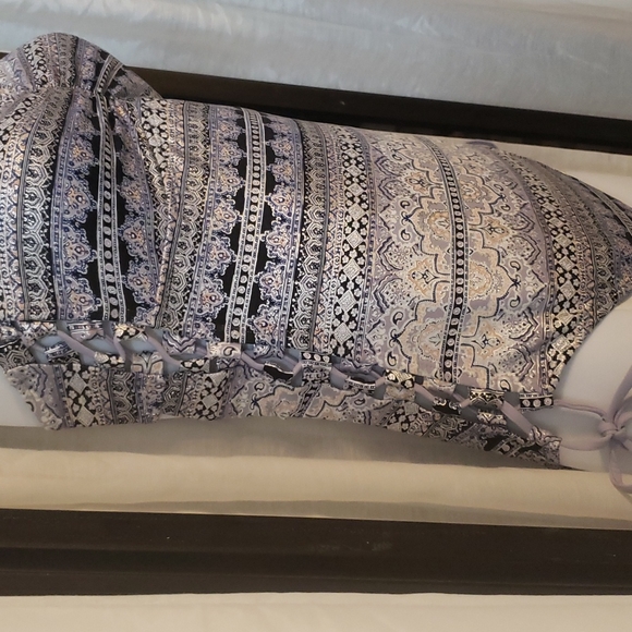 Ambrielle Swim Suit Sz M NWT - Picture 3 of 8